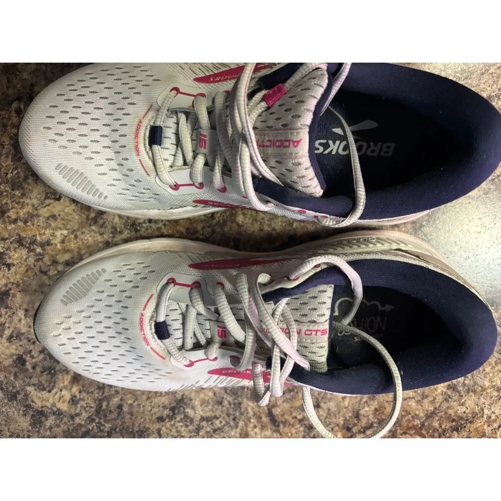 Brooks Addiction GTS 15 Womens Running Shoes Grey Pink 1203521B054 Size 9 B